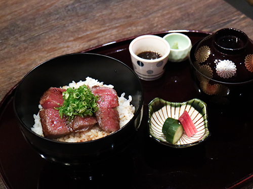 松阪肉 サーロインステーキ重 松